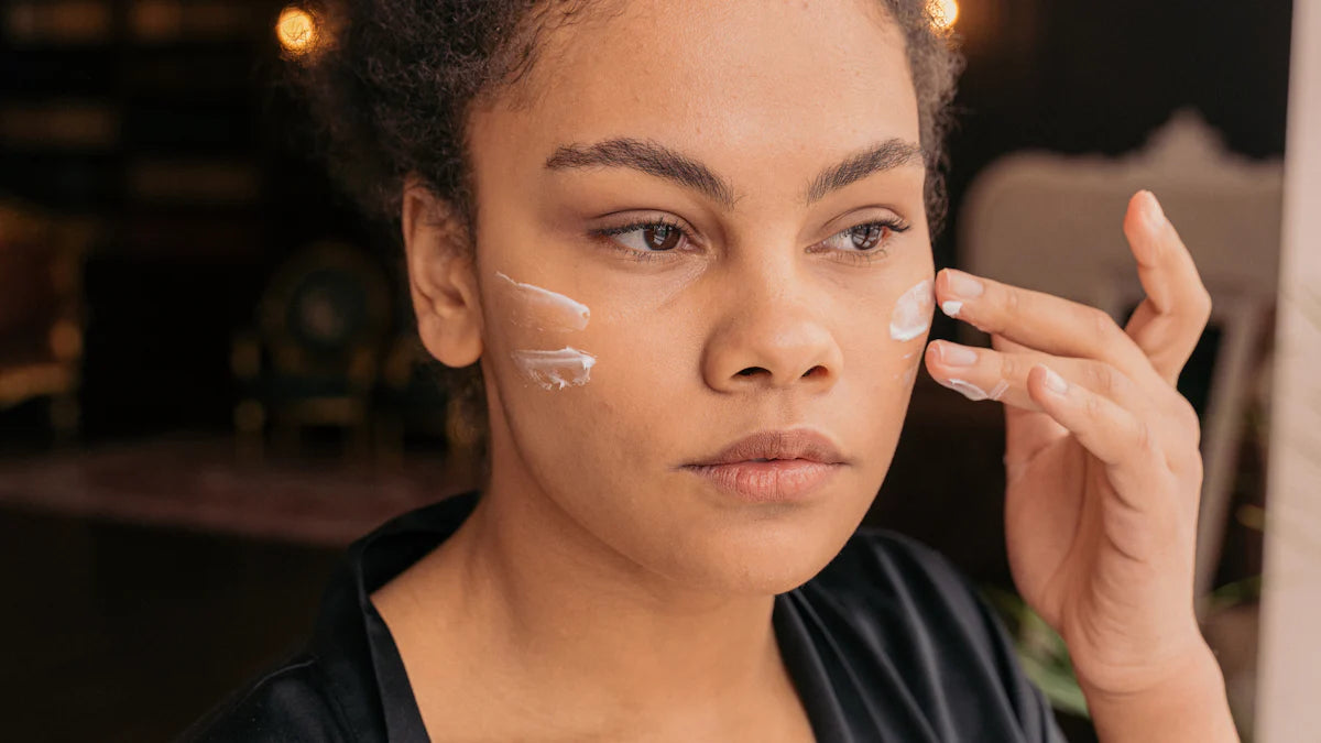 老化を予防する高齢者向けファンデーションの選び方と塗り方のコツ