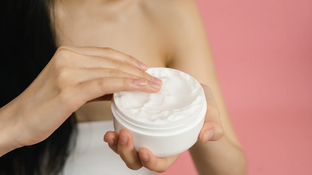 乾燥肌の女性必見！おすすめ化粧水と乳液の選び方と使い方