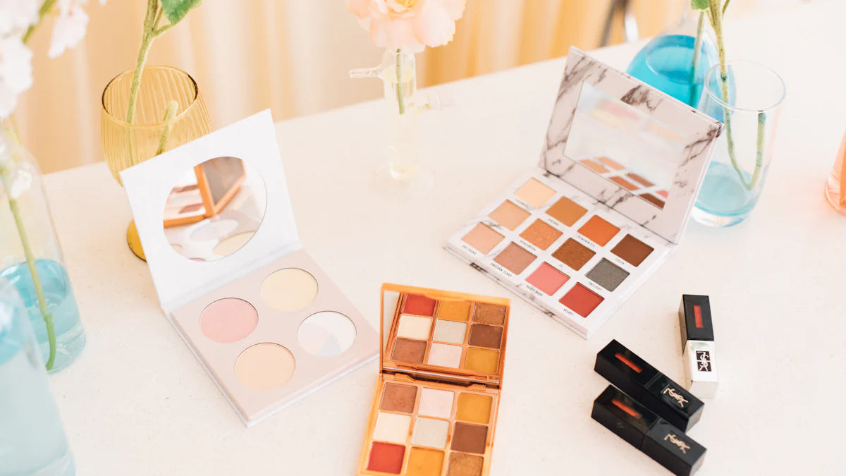 ウォームオータムにぴったりなメイクアイテム5選とその使い方