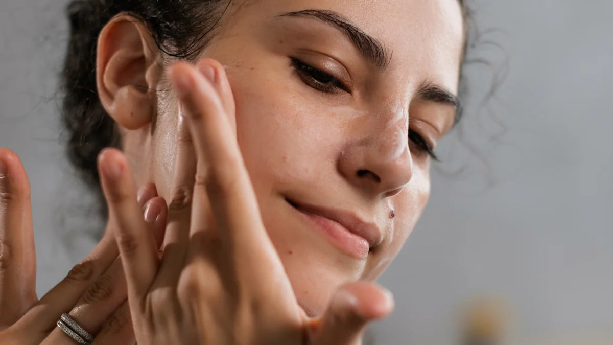 毛穴が黒くなる原因とその解決方法を徹底解説