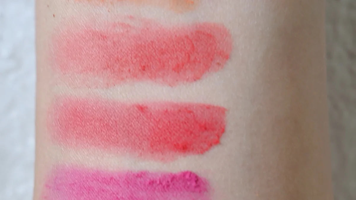 クールトーン肌に似合うウォームカラーのメイク術