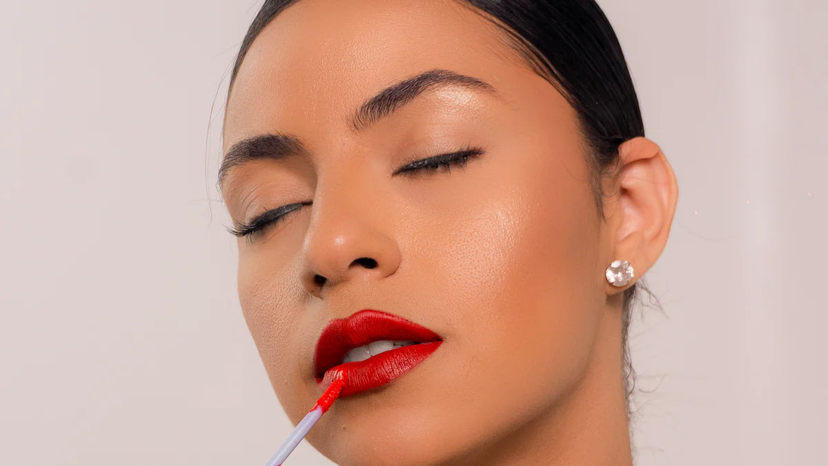 大人のセクシーレッドメイクを叶えるファンデーションの使い方