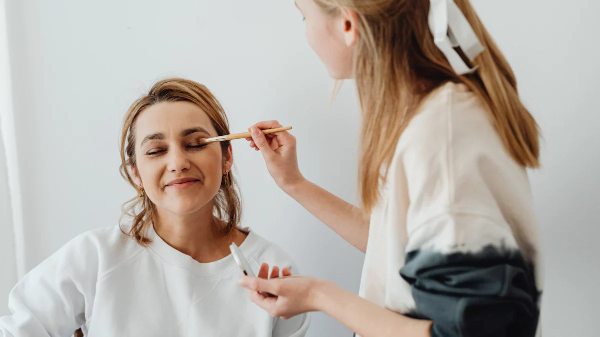 彼氏の母親に好印象を与えるメイクの秘訣