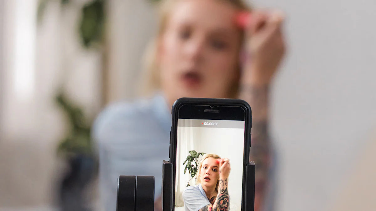 オンライン会議で輝く！画面映えメイクの秘訣