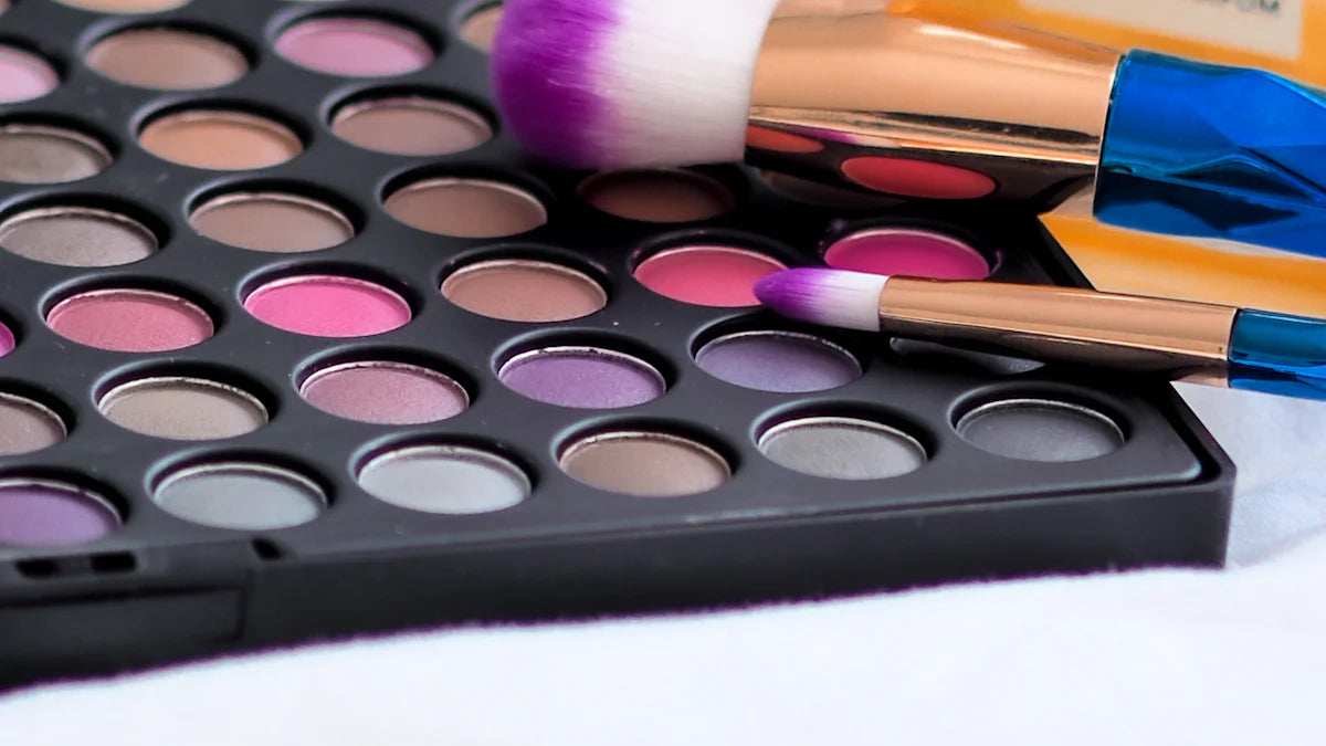 リキッドファンデーションでクマを消す！プロのメイク術